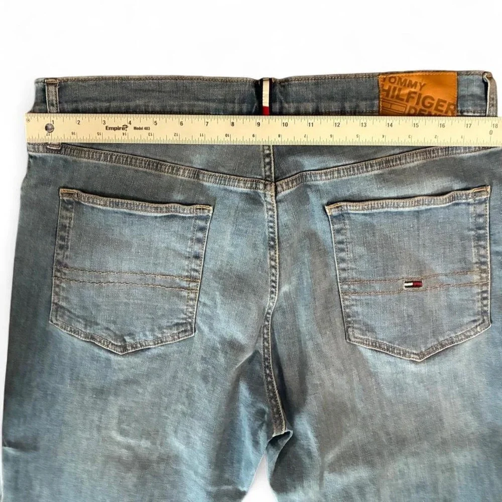 2020 Tommy Hilfiger blue denim jeans. 36